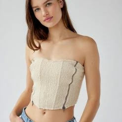 Brand new 😀 Women's Out From Under Sherpa Double-Zip Corset Cream 😀