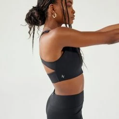 Wholesale ❤️ Women's All Access Zip-Up Sports Bra Black ???? 7 Wholesale ❤️ Women's All Access Zip-Up Sports Bra Black ???? -Out From Under Shop unnamed file 324