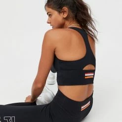 Flash Sale 🤩 Women's P.E Nation Base Load Sports Bra Black 😉