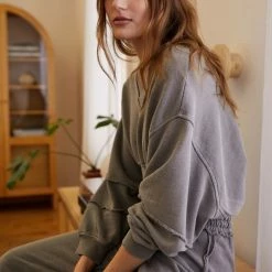 Coupon 👏 Women's Out From Under Rae Cropped Pullover Sweatshirt Washed Black ✔️