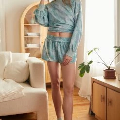 Brand new 🔔 Women's Out From Under Camilla Seamed Short Pink Combo 🥰