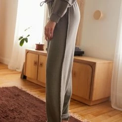 New β Women's Out From Under Rae Jogger Sweatpant Washed Black π€© 8 New β Women's Out From Under Rae Jogger Sweatpant Washed Black π€© -Out From Under Shop unnamed file 905